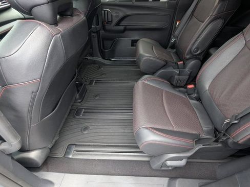Used 2025 Toyota Sienna XSE w/ XSE Premium Package AWD/4WD image 17