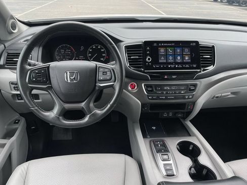 Certified 2025 Honda Ridgeline RTL image 11