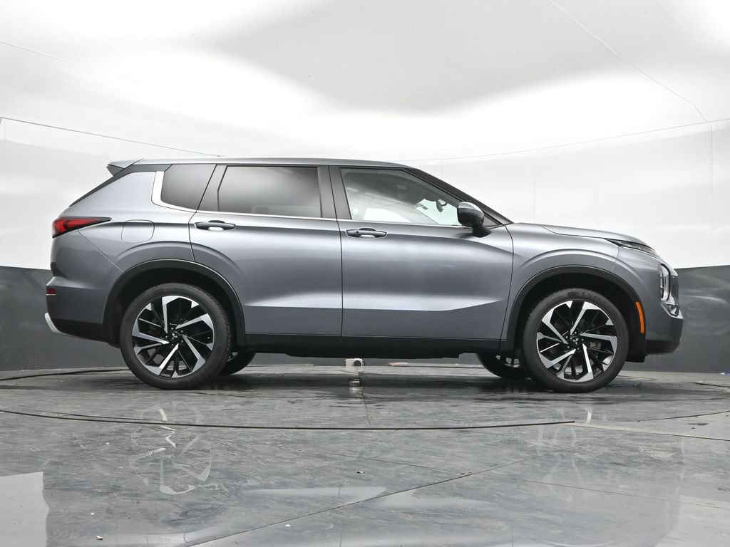 Used 2024 Mitsubishi Outlander SE AWD/4WD image 44