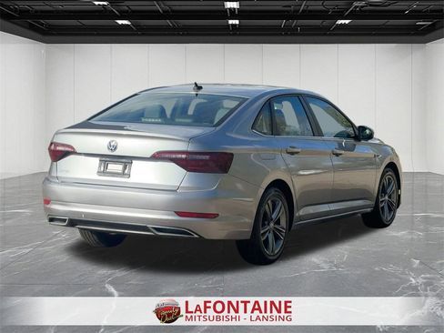 Used 2021 Volkswagen Jetta R-Line w/ R-Line Cold Weather Package image 5