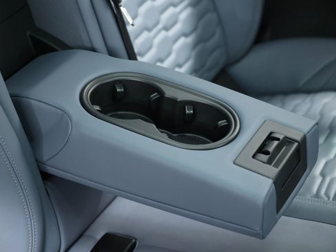 Used 2024 Audi e-tron GT Premium Plus w/ Performance Package image 63