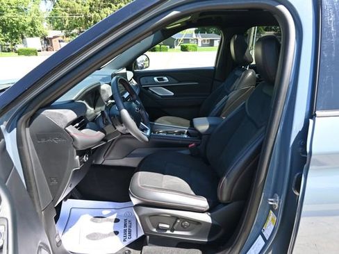 Used 2025 Ford Explorer ST AWD/4WD image 29