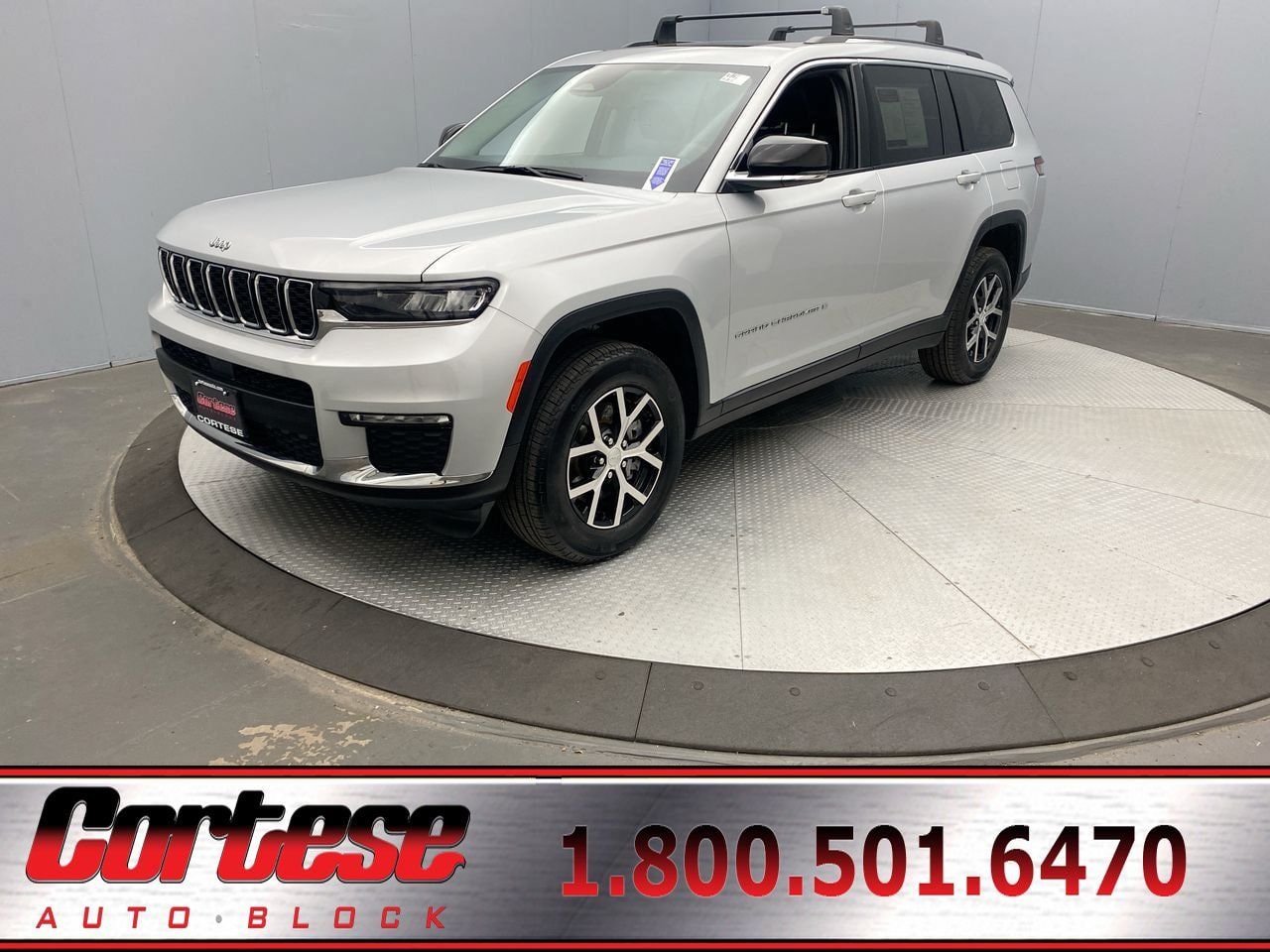 Used 2024 Jeep Grand Cherokee L Limited AWD/4WD image 1