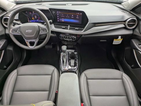 Used 2026 Chevrolet Trax ACTIV FWD image 15