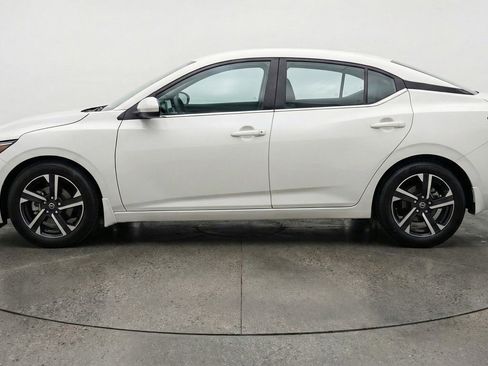 Used 2025 Nissan Sentra SV FWD image 5