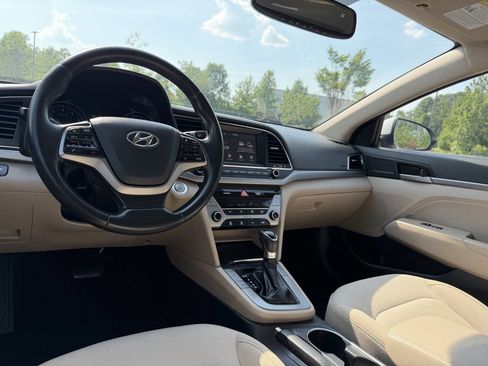 Used 2017 Hyundai Elantra Value Edition FWD image 21