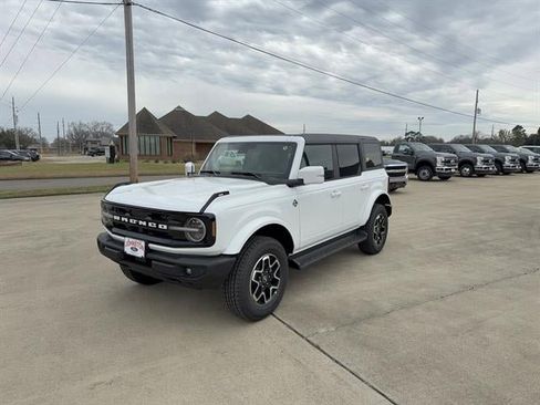 New 2025 Ford Bronco Outer Banks image 1
