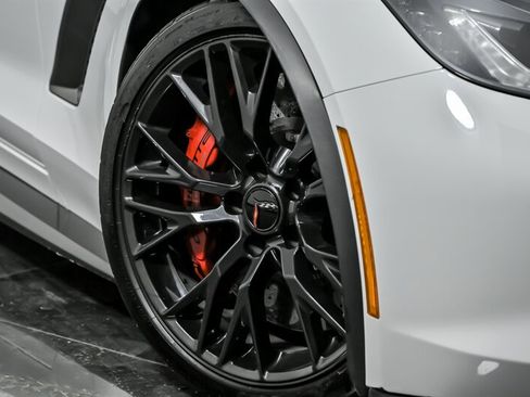 Used 2017 Chevrolet Corvette Z06 image 3
