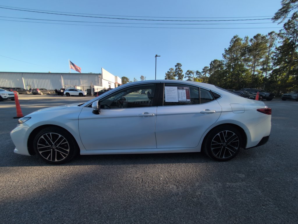Used 2025 Toyota Camry XLE w/ Premium Plus Package FWD image 5