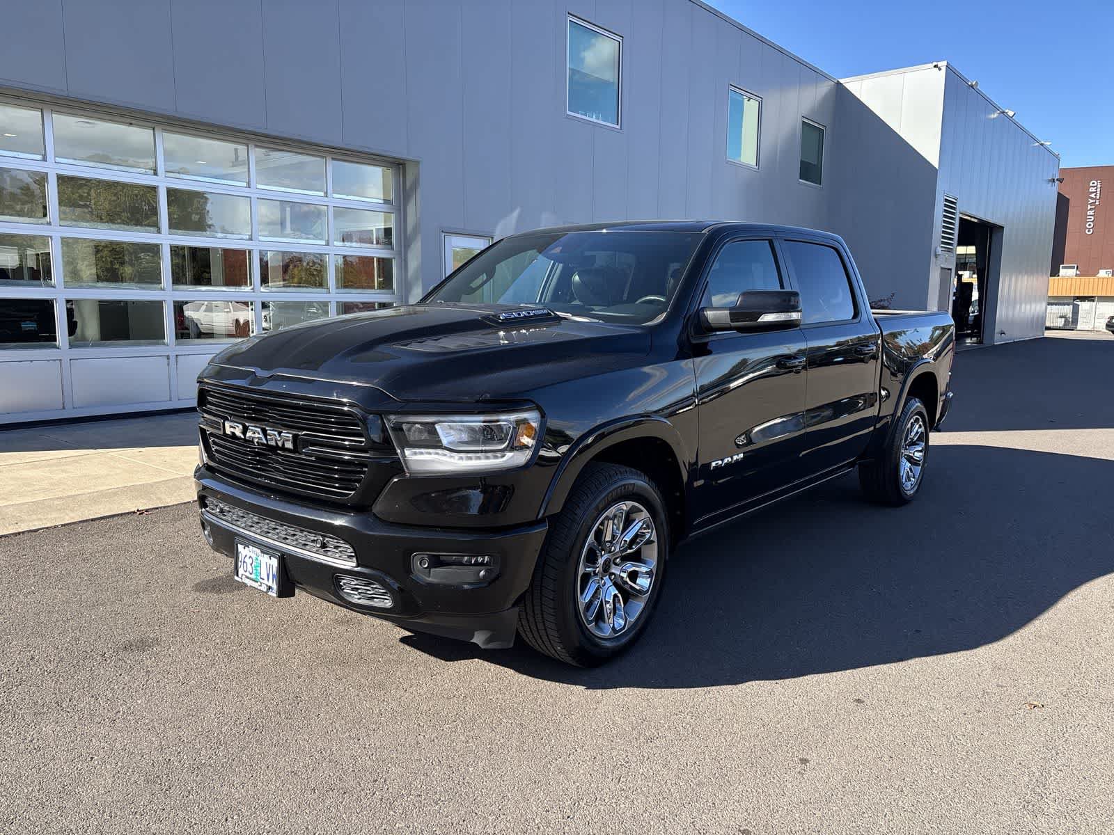 Used 2019 RAM 1500 Laramie AWD/4WD image 1