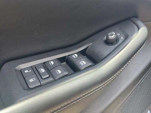 Used 2023 Jeep Grand Cherokee Limited RWD image 13