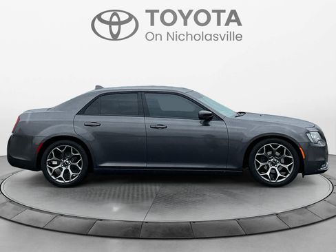 Used 2016 Chrysler 300 S image 7