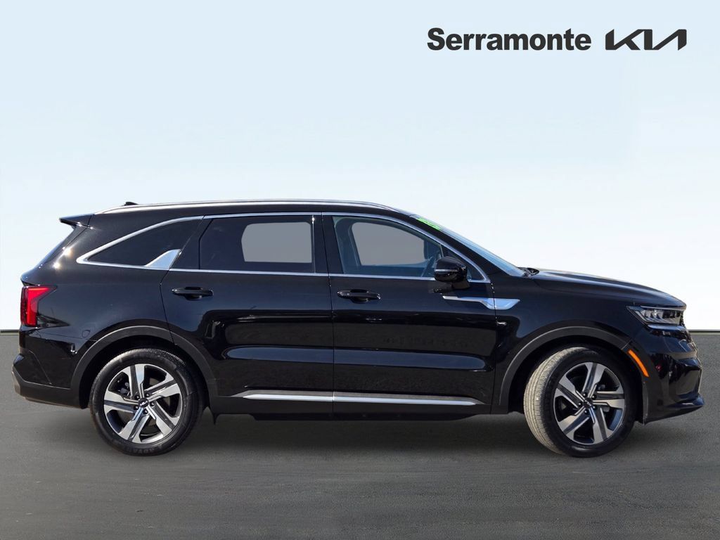 Used 2023 Kia Sorento EX AWD/4WD image 3