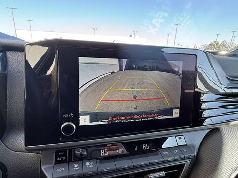 Certified 2025 Toyota Camry SE image 10