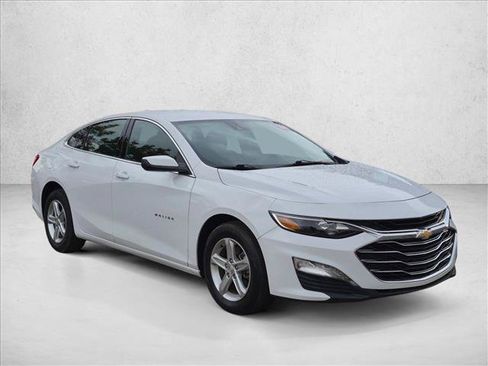 Used 2024 Chevrolet Malibu LT FWD image 2