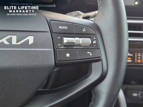 Used 2026 Kia Sportage EX FWD image 28