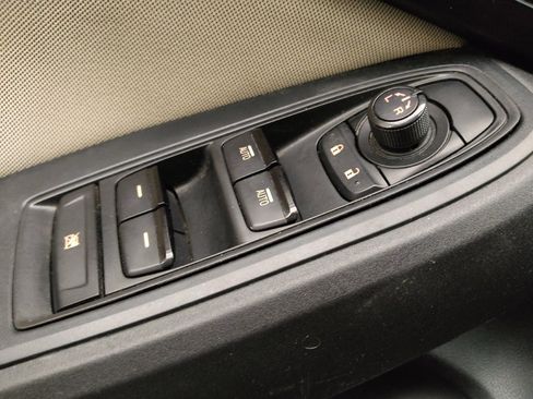Used 2018 Subaru Impreza 2.0i AWD/4WD image 27