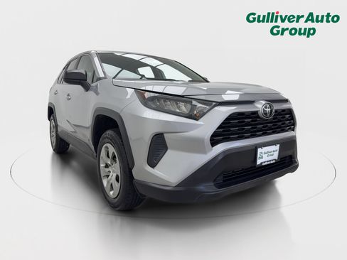 Used 2022 Toyota RAV4 LE FWD image 13