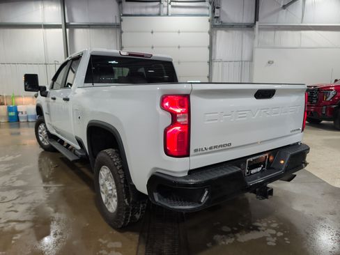 Used 2021 Chevrolet Silverado 2500 Custom w/ Custom Value Package AWD/4WD image 4