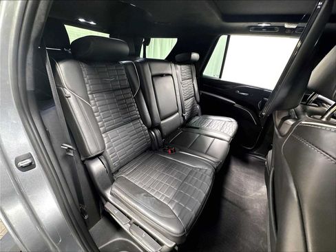 Used 2023 Cadillac Escalade Sport Platinum w/ LPO, ONYX Package AWD/4WD image 31