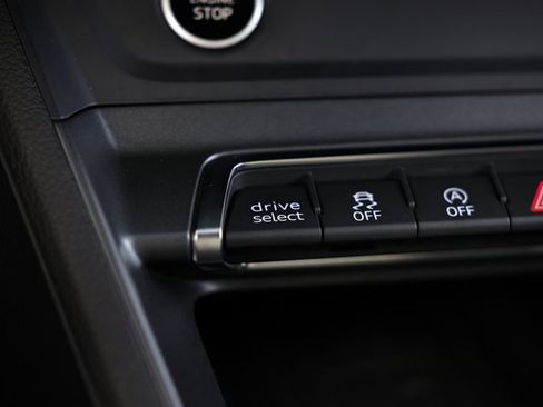 Certified 2025 Audi Q3 2.0T Premium w/ Convenience Package image 38