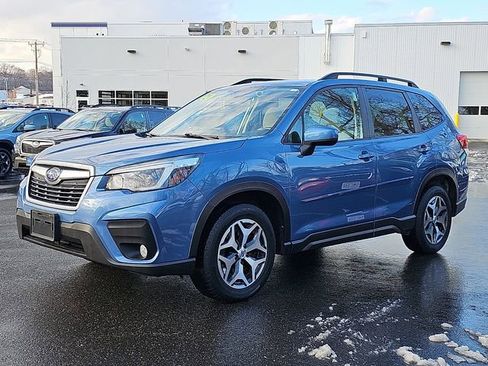 Used 2021 Subaru Forester Premium image 3