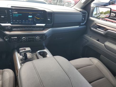 Used 2025 Chevrolet Silverado 1500 LT Trail Boss image 16