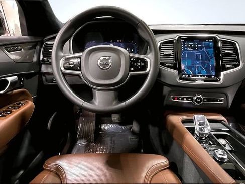 Certified 2023 Volvo XC90 B6 Ultimate w/ Lounge Package image 6