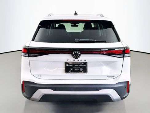New 2026 Volkswagen Tiguan SE AWD/4WD image 6