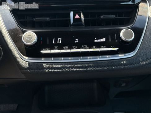 Used 2025 Toyota Corolla SE FWD image 18