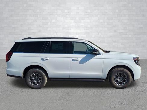 New 2026 Ford Expedition Active RWD image 3