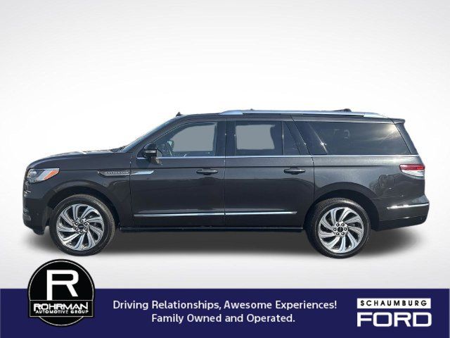 Used 2023 Lincoln Navigator L Reserve AWD/4WD image 6