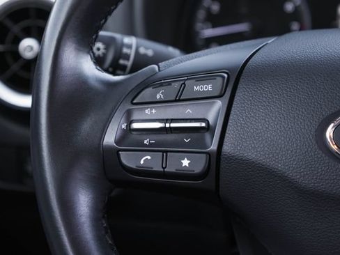 Certified 2022 Hyundai Kona SEL w/ Convenience Package AWD/4WD image 18