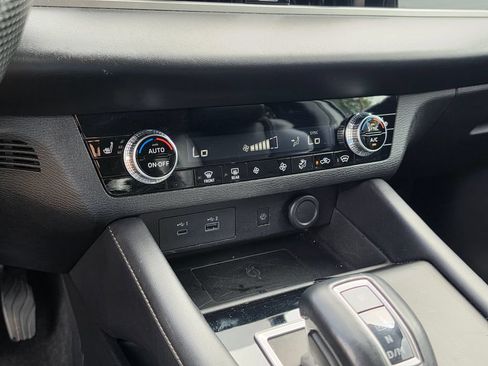 Used 2024 Mitsubishi Outlander SE AWD/4WD image 29