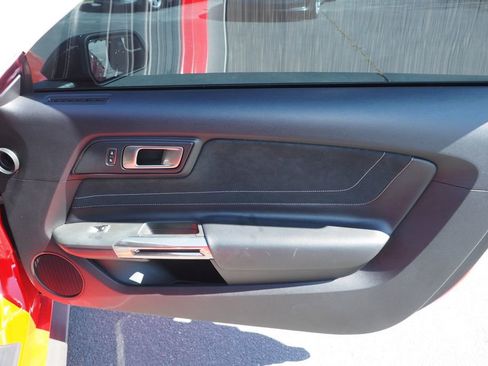 Used 2016 Ford Mustang Shelby GT350 w/ Technology Package image 19