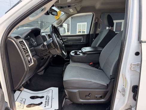 Used 2022 RAM 1500 Classic SLT w/ Electronics Convenience Group AWD/4WD image 13