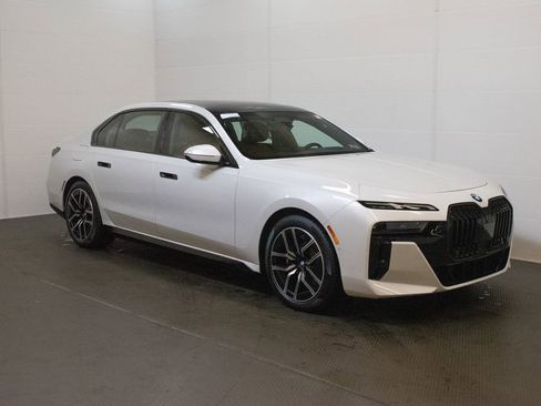 New 2026 BMW 740i xDrive AWD/4WD image 1