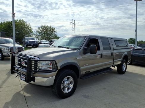 Used 2005 Ford F350 XLT AWD/4WD image 4