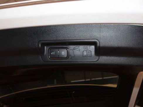 Used 2025 Ford Explorer ST AWD/4WD image 43