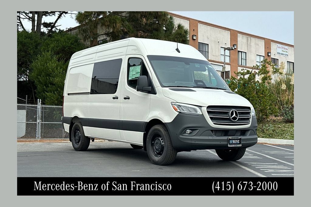 Used 2025 Mercedes-Benz Sprinter 2500 image 1