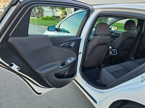 Used 2023 Chevrolet Malibu LT image 16