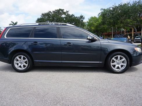 Used 2009 Volvo V70 FWD image 19