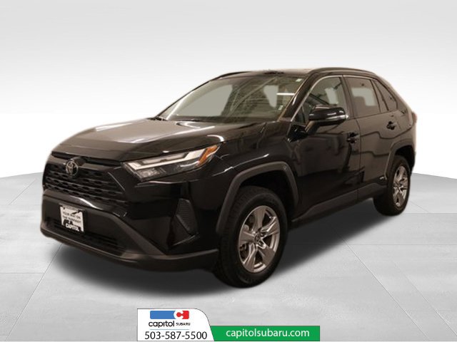 Used 2025 Toyota RAV4 XLE AWD/4WD image 5