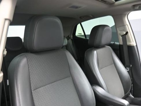 Used 2021 Buick Encore Preferred w/ Safety Package II AWD/4WD image 24
