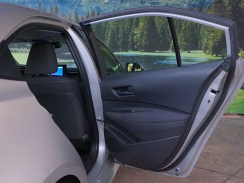Used 2023 Toyota Corolla LE image 28