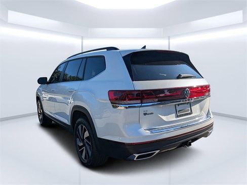 New 2026 Volkswagen Atlas SE image 4