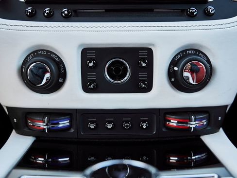 Used 2020 Rolls-Royce Wraith RWD image 63