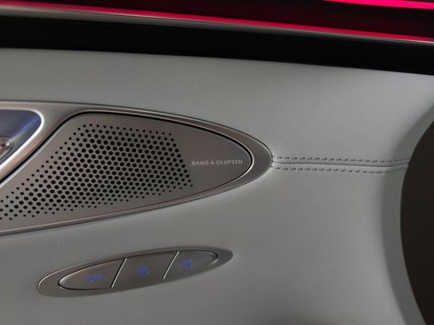 Used 2026 Genesis GV70 2.5T Advanced image 11