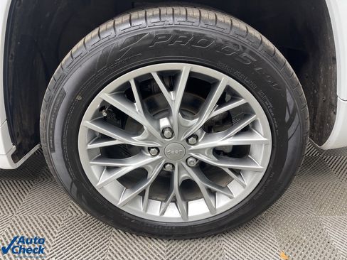 Used 2024 Jeep Grand Cherokee Summit image 29