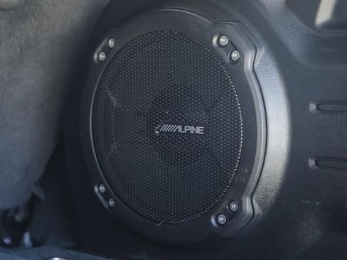 Used 2020 Jeep Wrangler Unlimited Sahara image 9